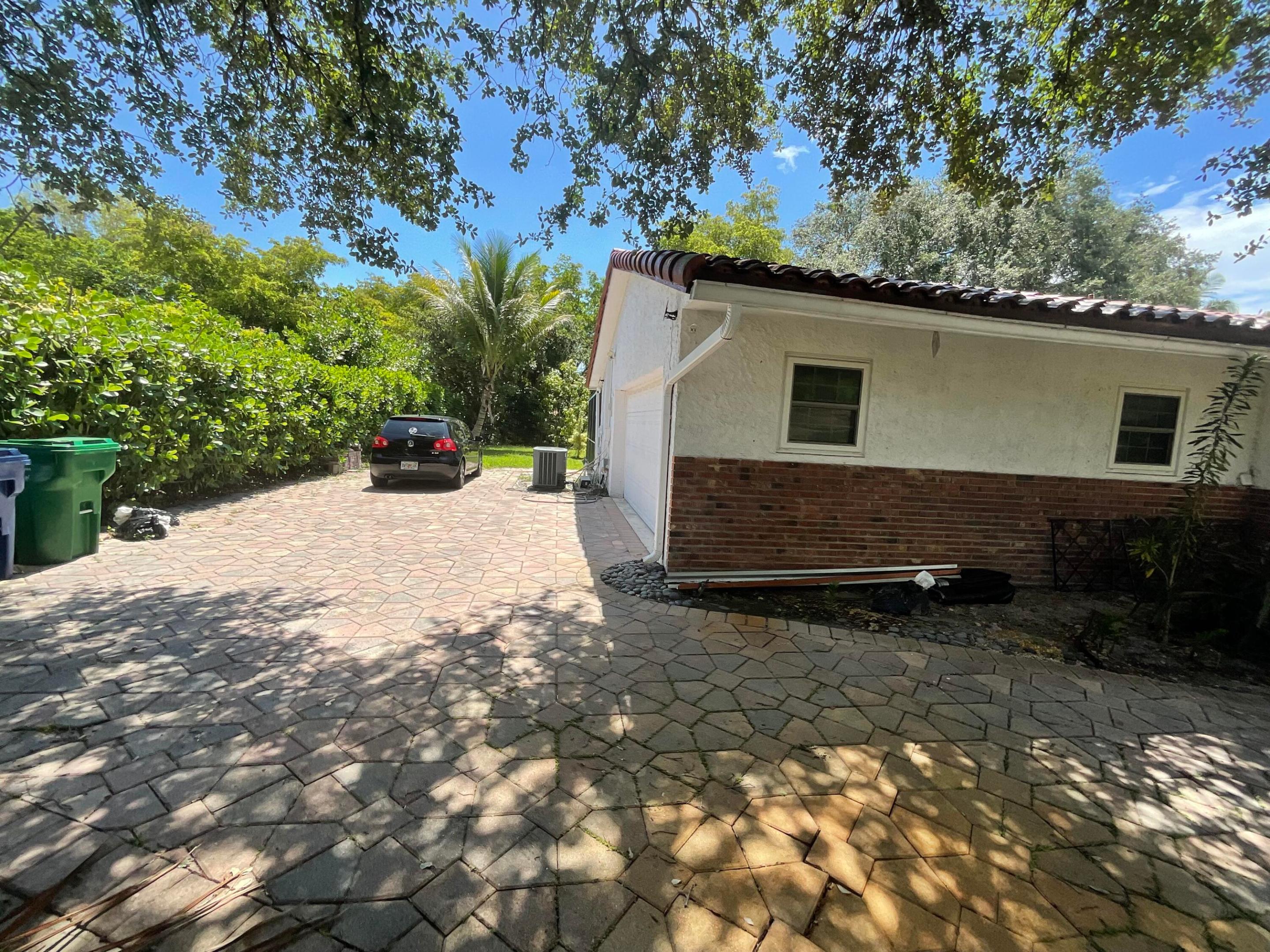 CORAL SPRINGS VILLAGE GREEN - Residential