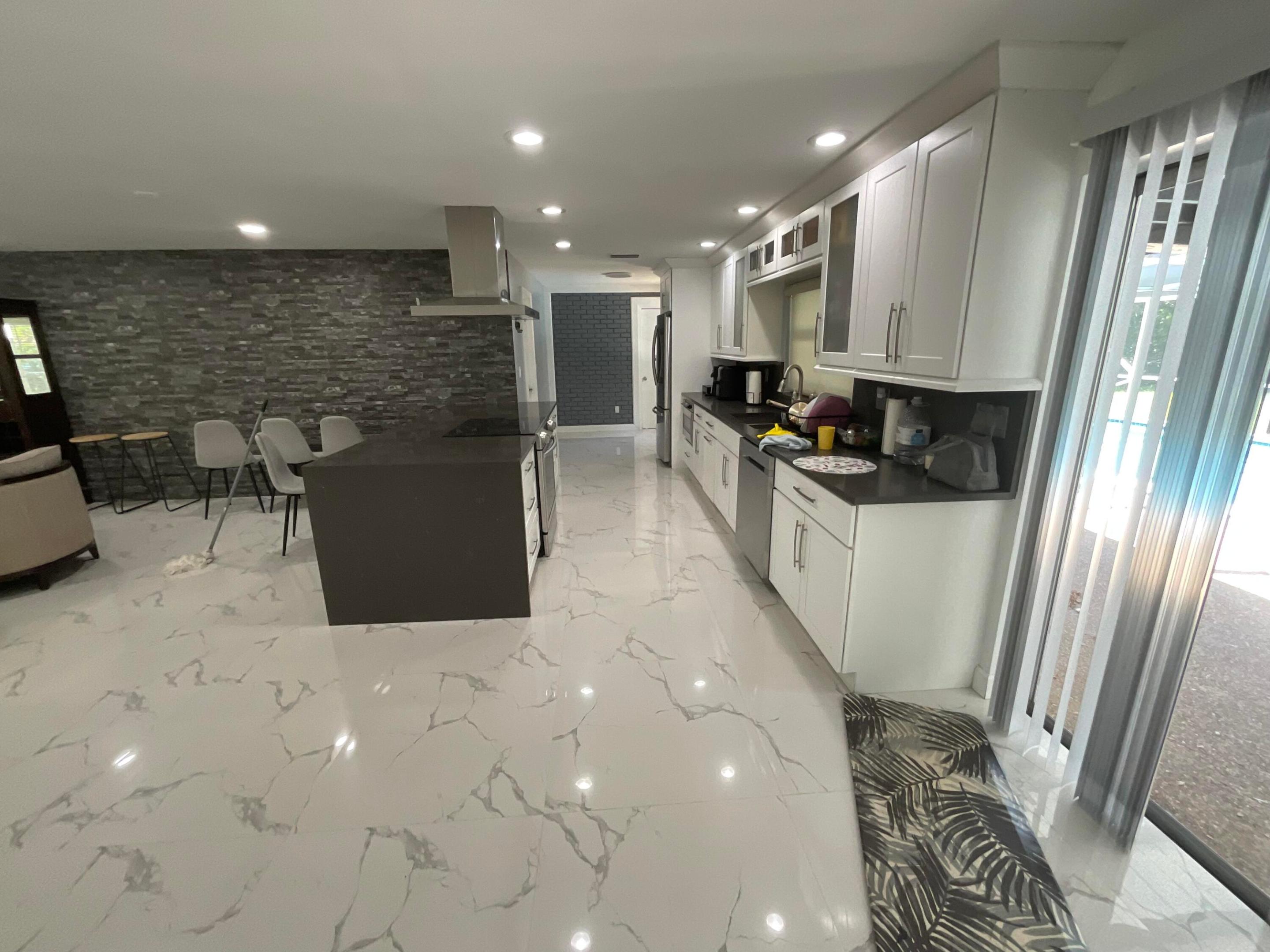 CORAL SPRINGS VILLAGE GREEN - Residential