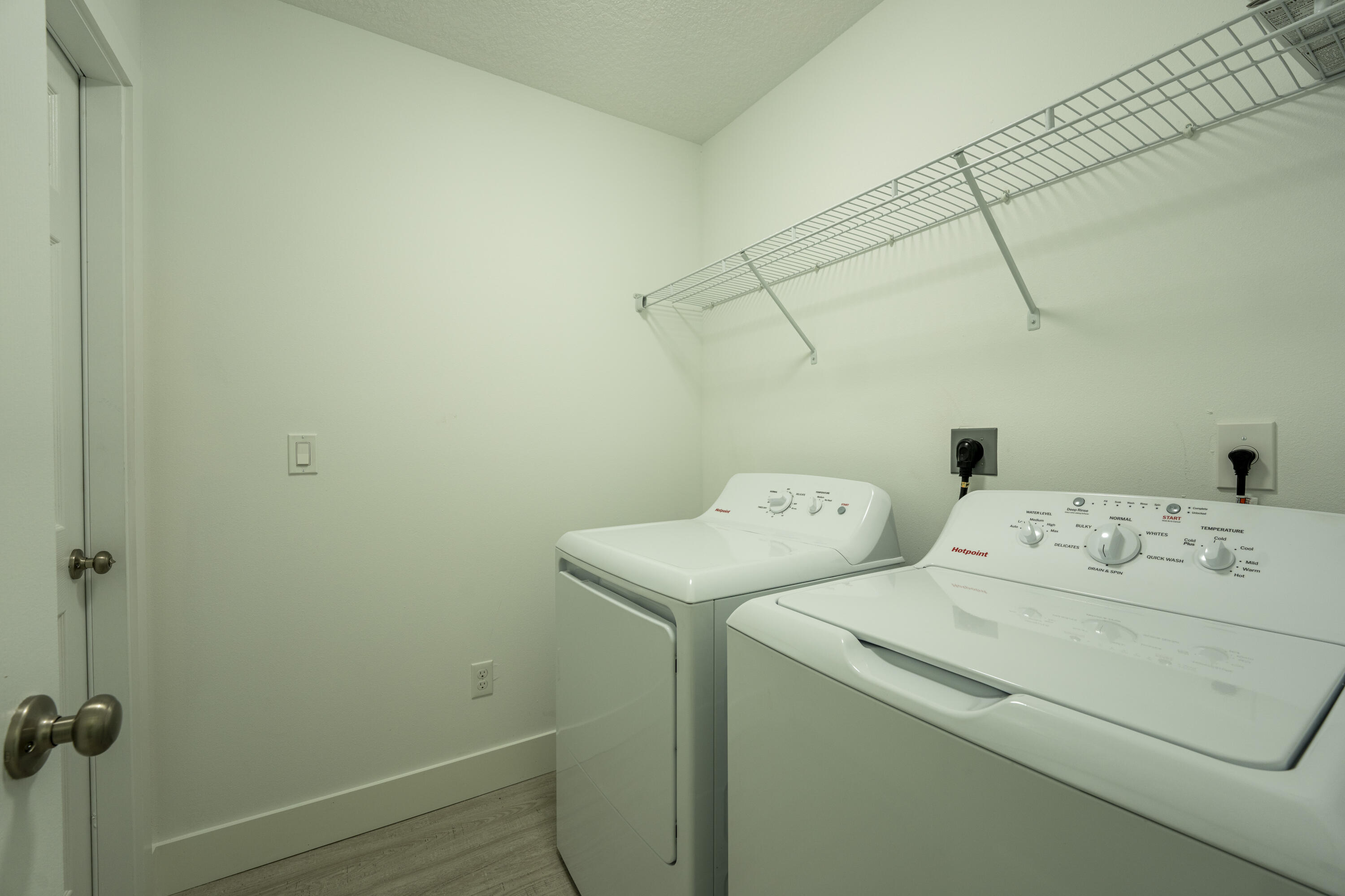 LAKEWOOD PARK UNIT 1 - Residential Lease