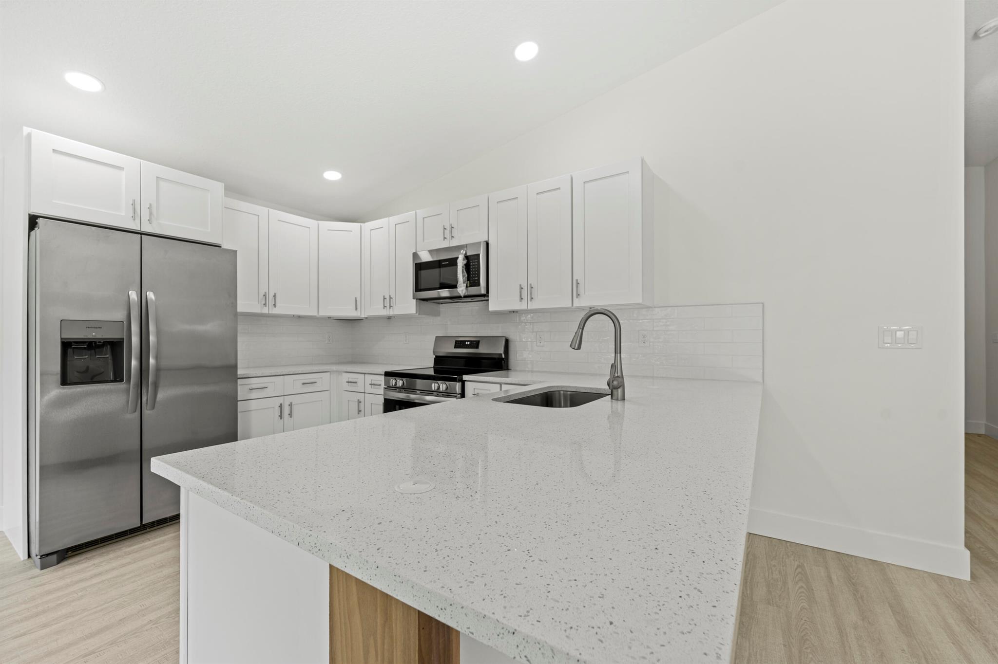 LAKEWOOD PARK UNIT 1 - Residential Lease