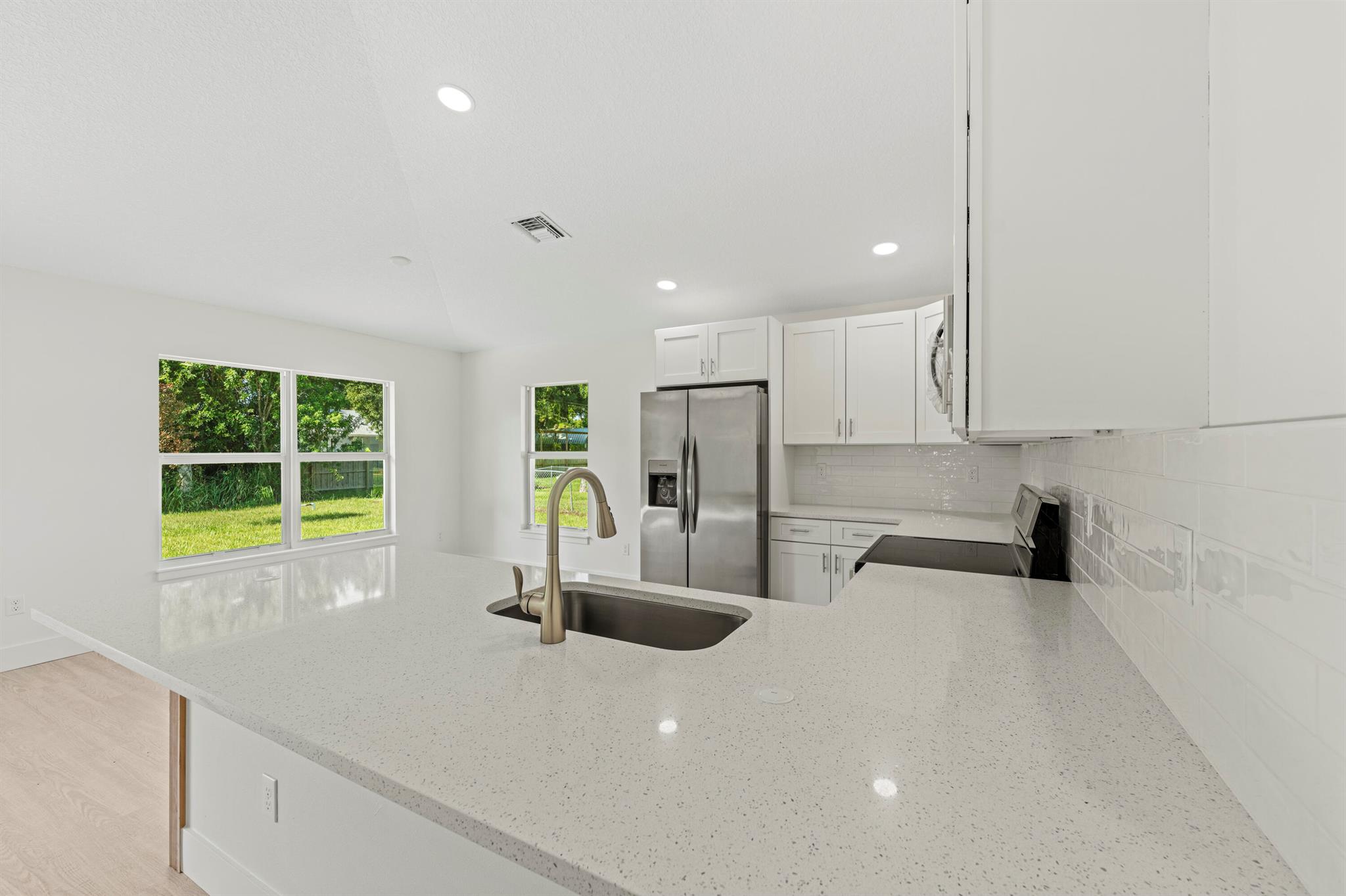 LAKEWOOD PARK UNIT 1 - Residential Lease