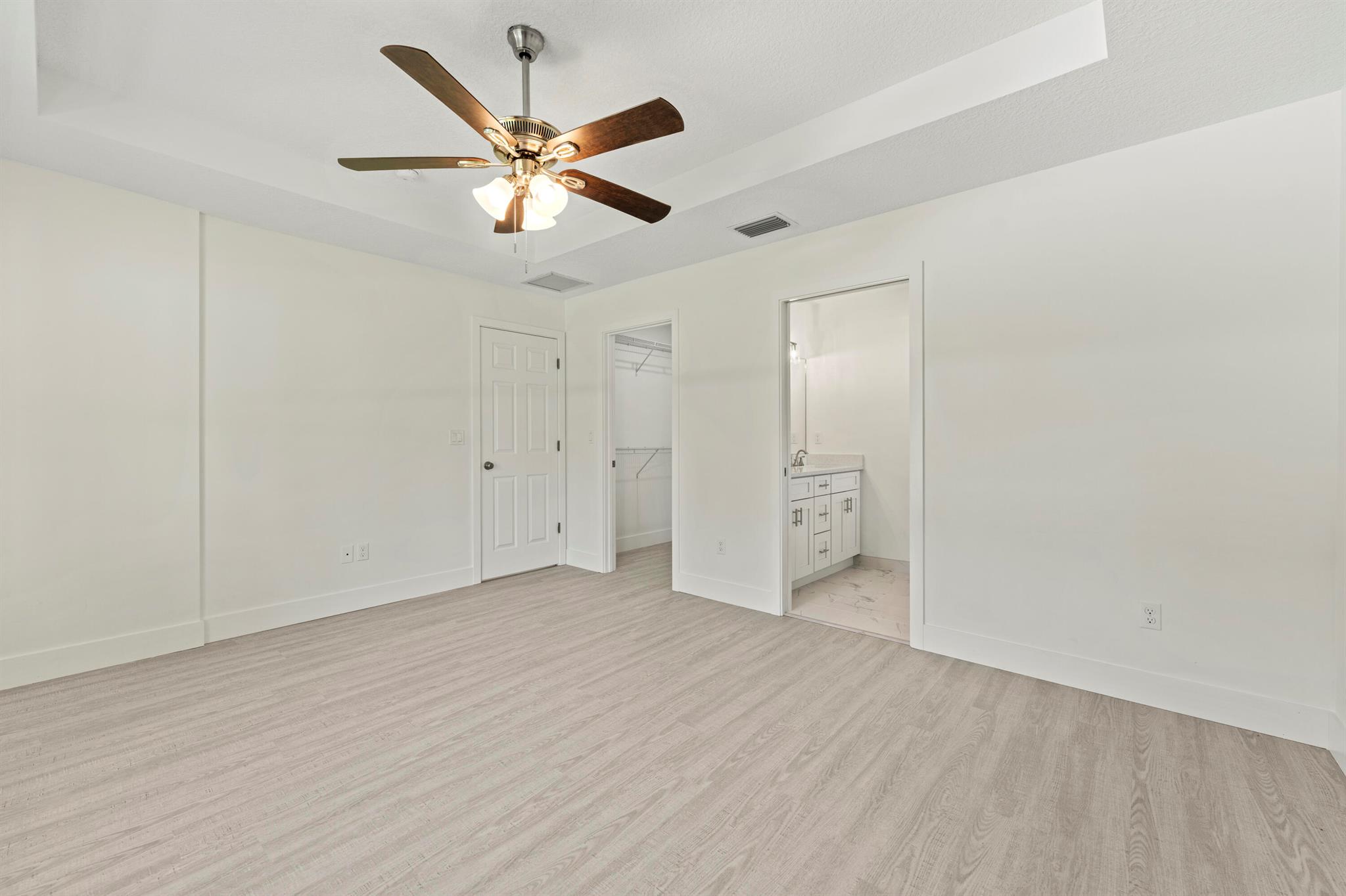 LAKEWOOD PARK UNIT 1 - Residential Lease