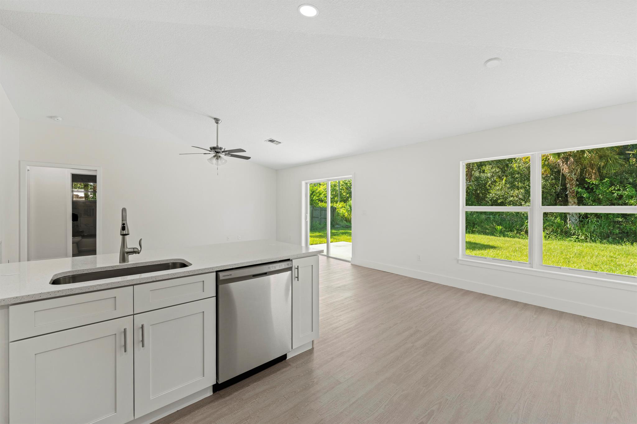 LAKEWOOD PARK UNIT 1 - Residential Lease