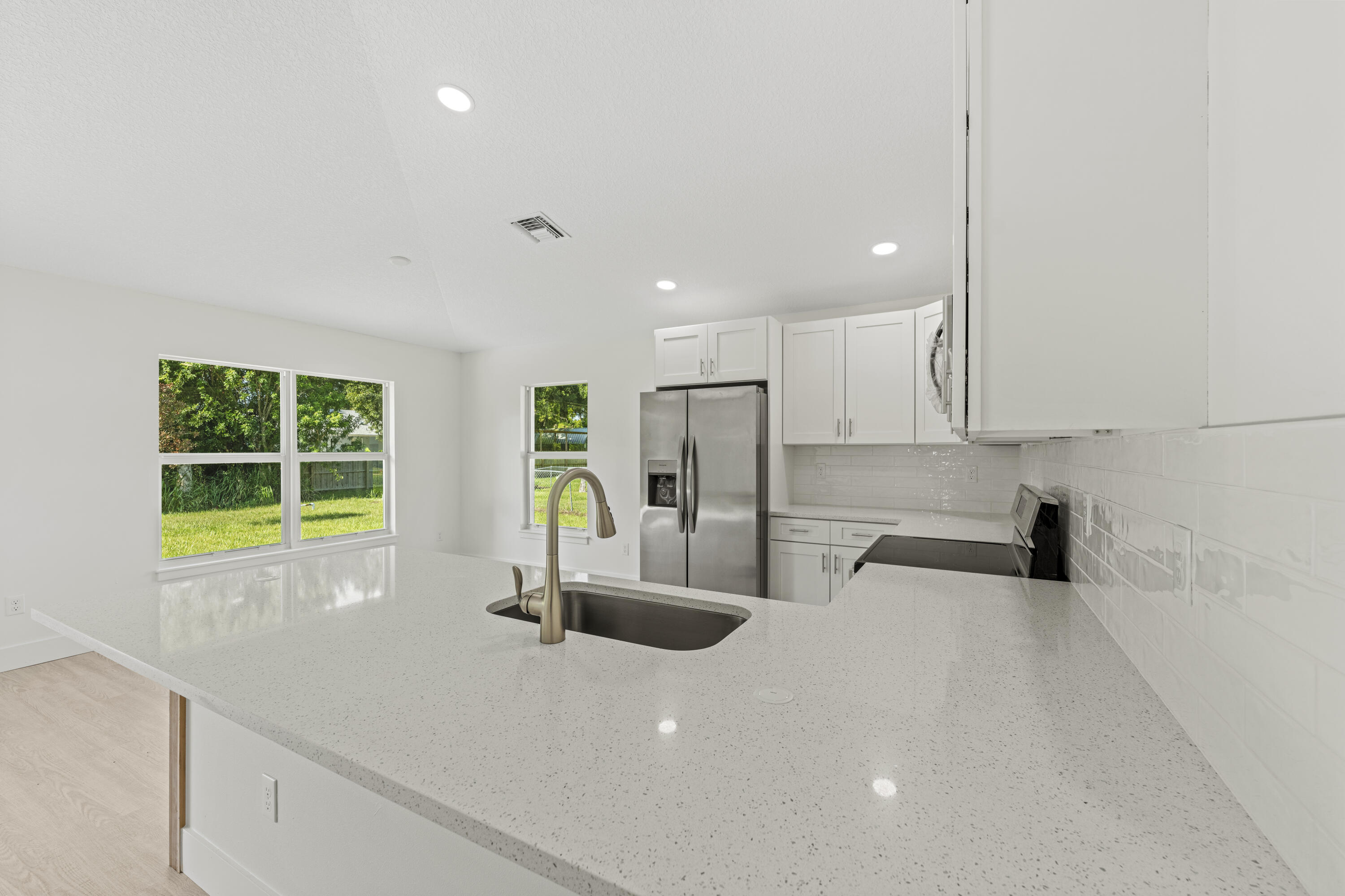 LAKEWOOD PARK UNIT 1 - Residential Lease