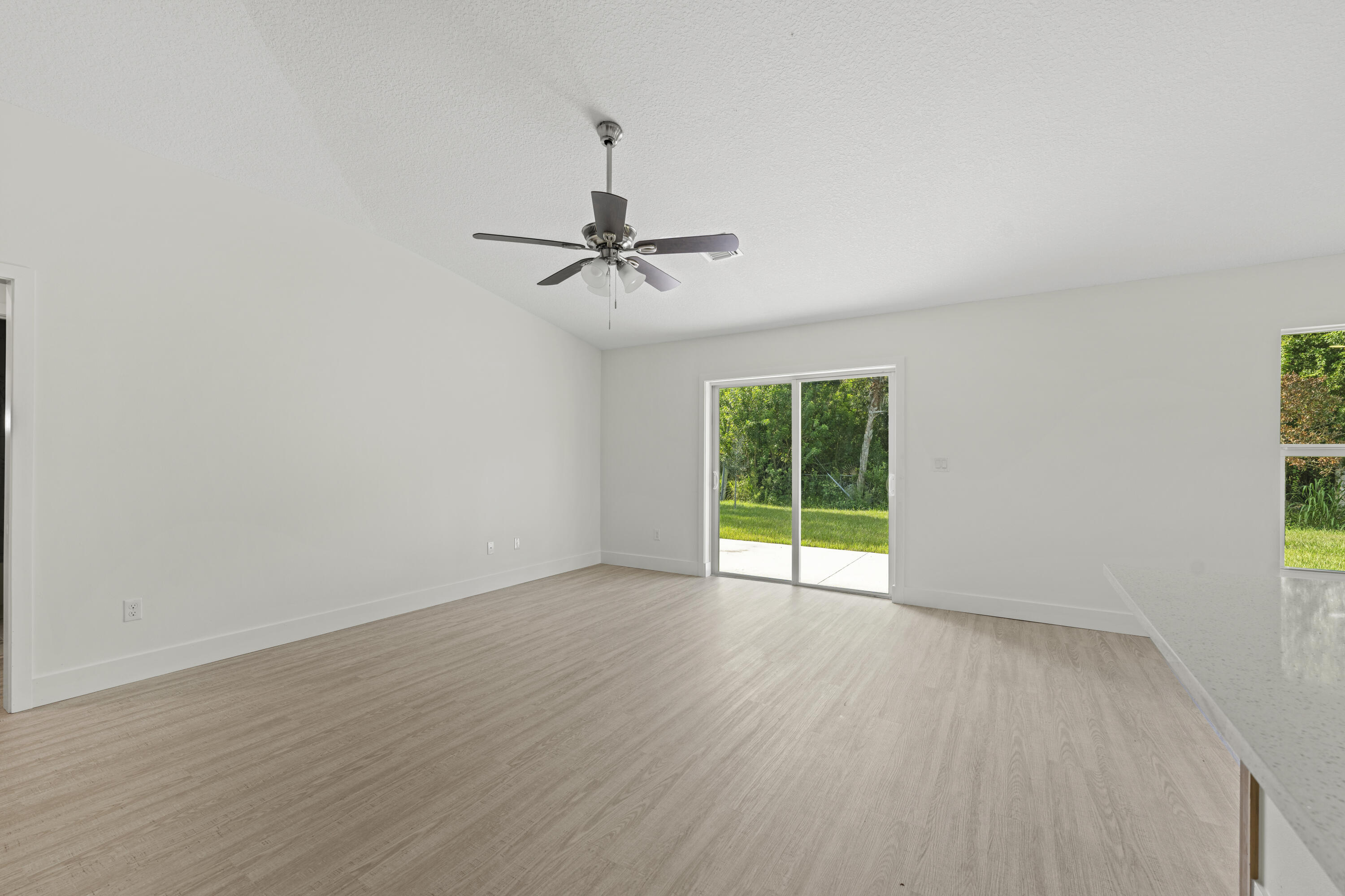 LAKEWOOD PARK UNIT 1 - Residential Lease