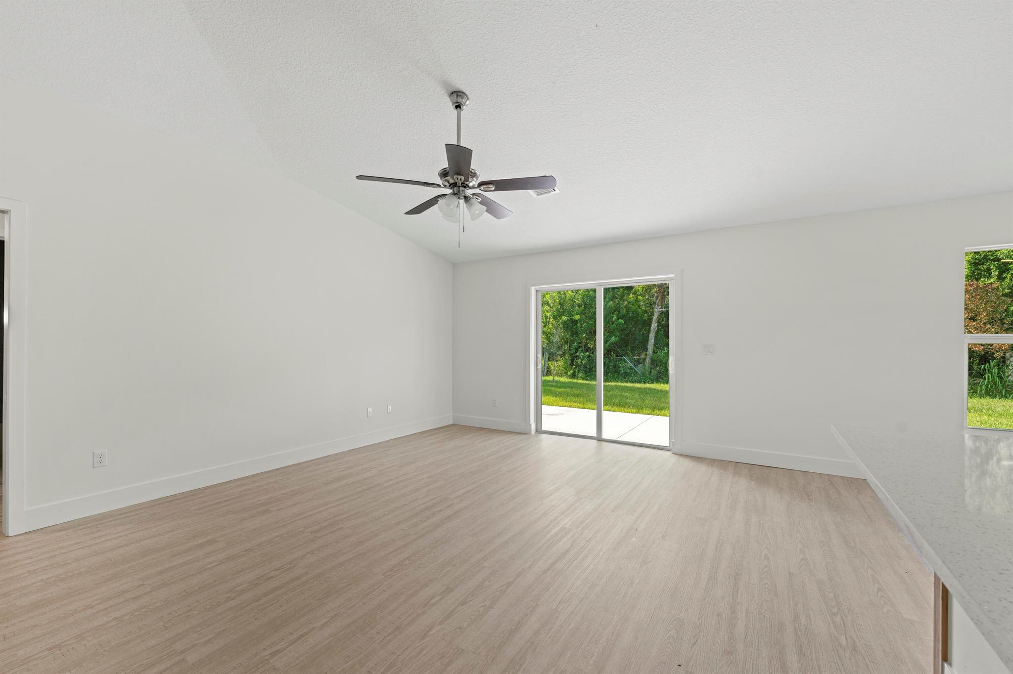 LAKEWOOD PARK UNIT 1 - Residential Lease