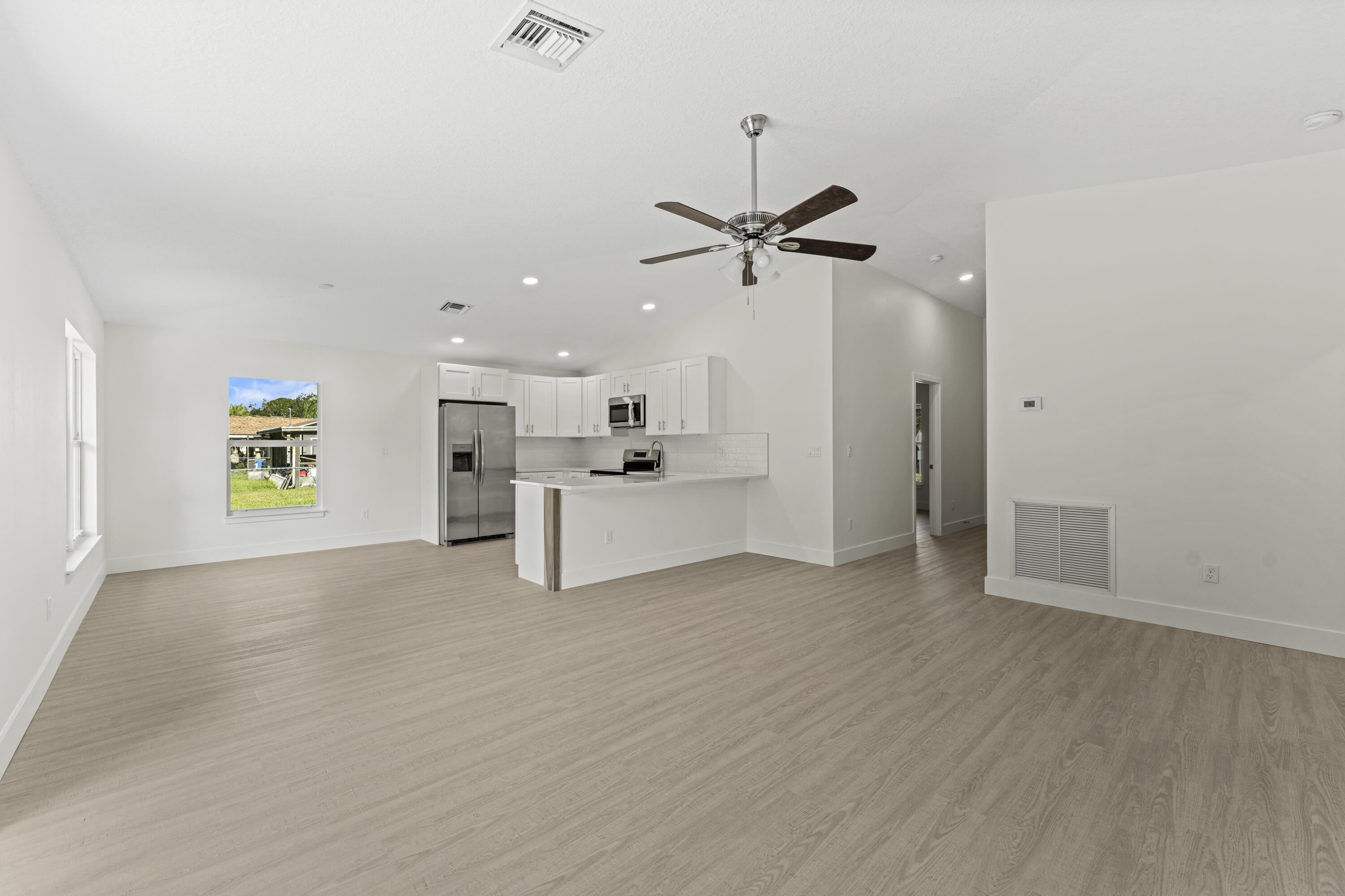 LAKEWOOD PARK UNIT 1 - Residential Lease