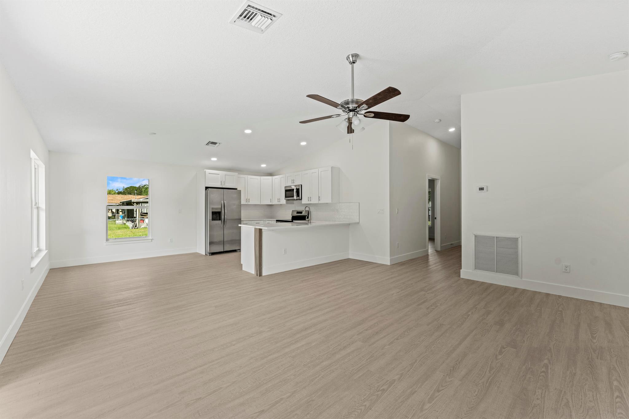 LAKEWOOD PARK UNIT 1 - Residential Lease