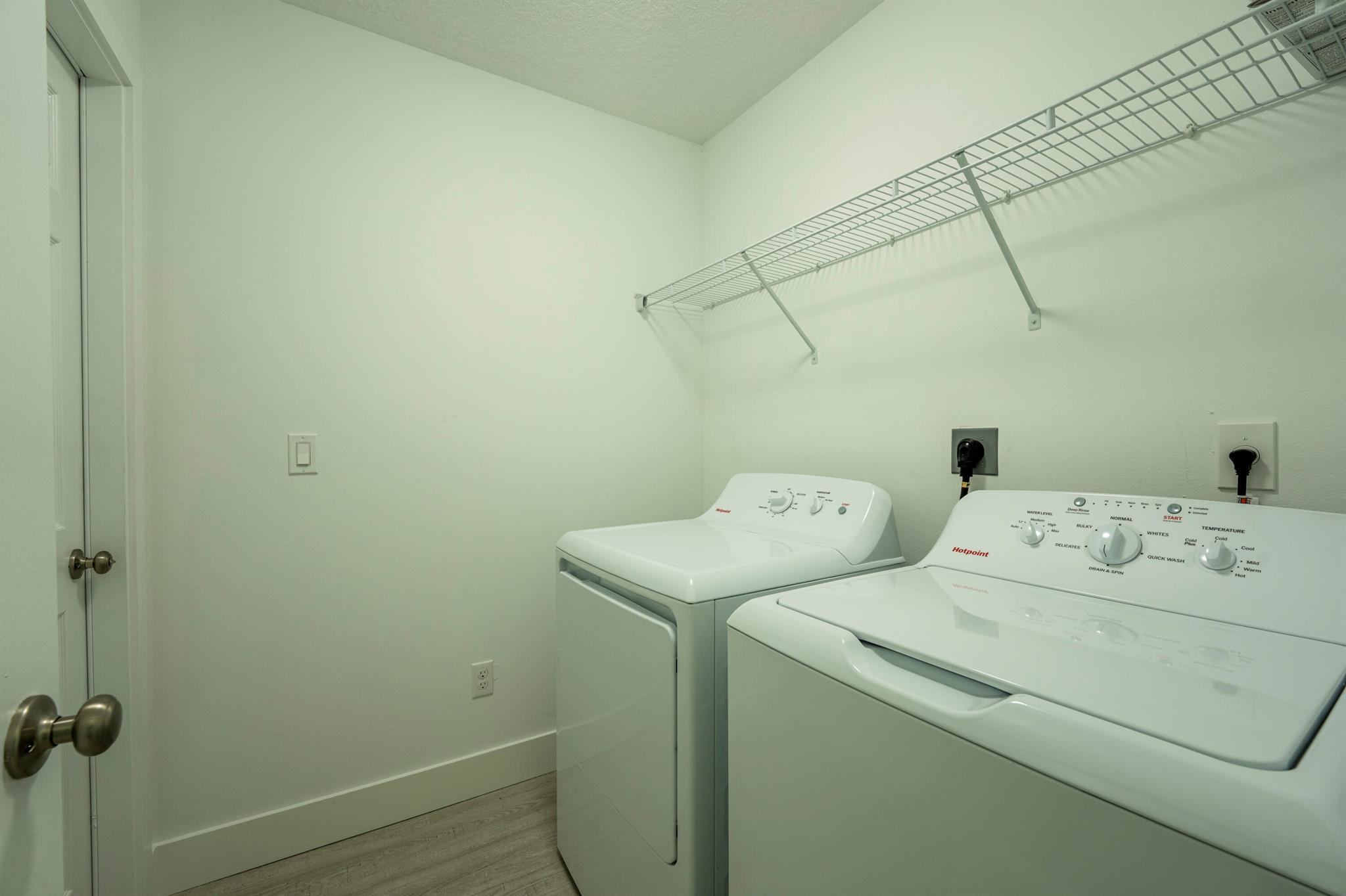 LAKEWOOD PARK UNIT 1 - Residential Lease