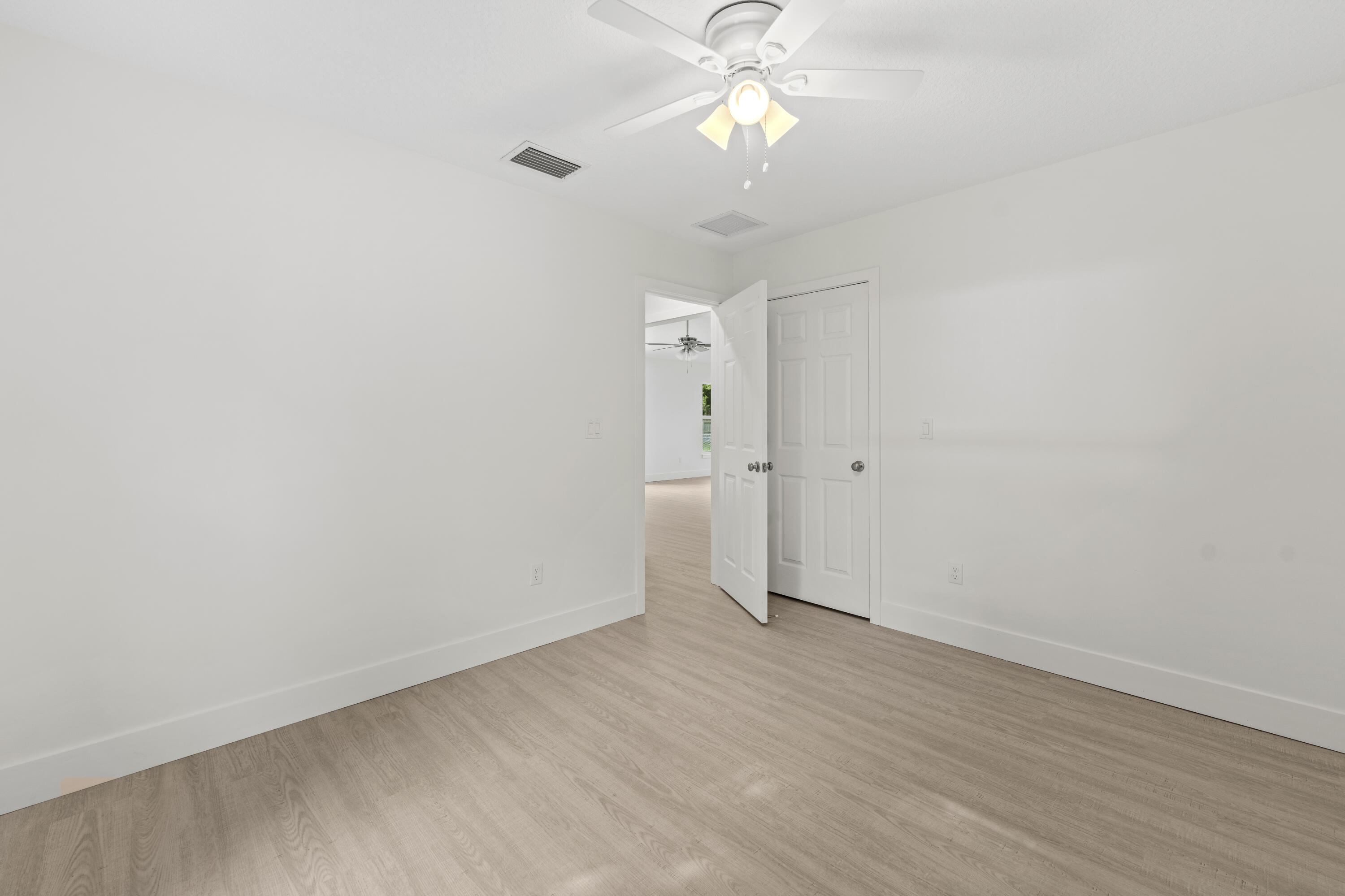 LAKEWOOD PARK UNIT 1 - Residential Lease