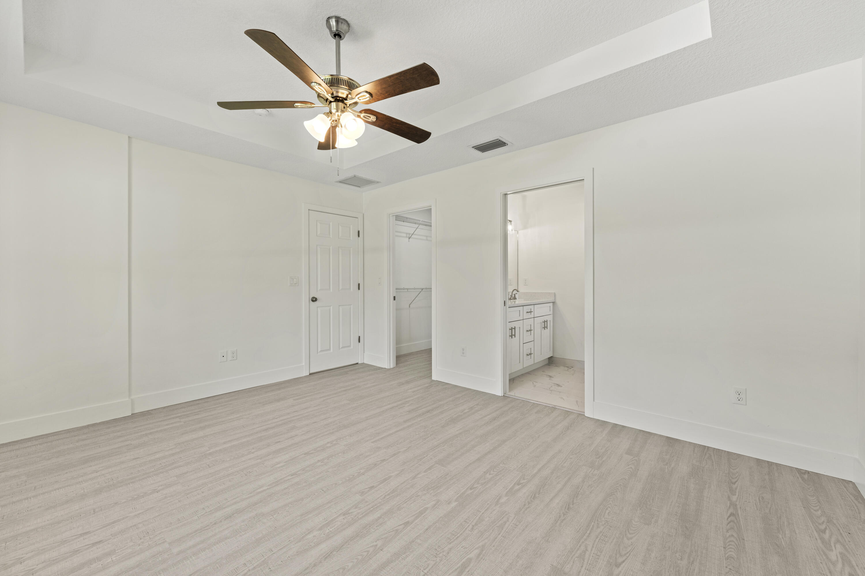 LAKEWOOD PARK UNIT 1 - Residential Lease