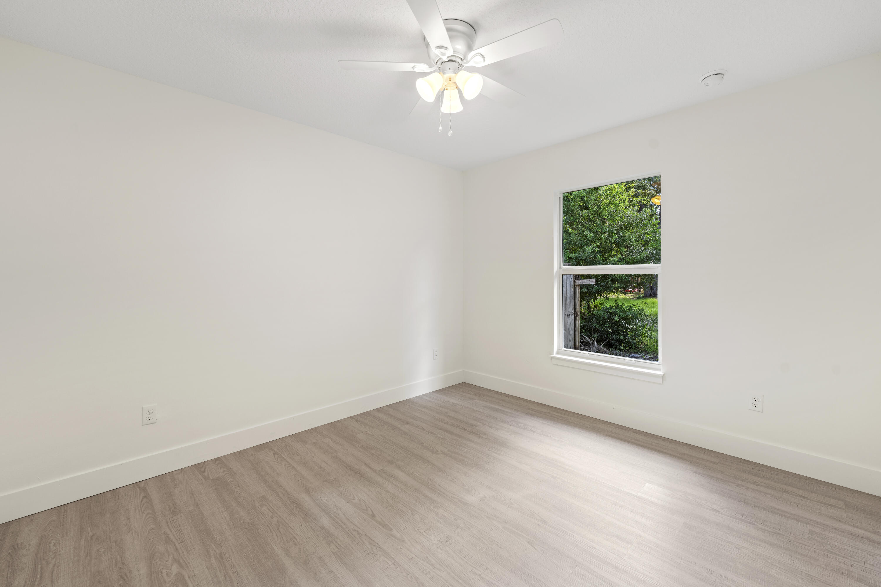 LAKEWOOD PARK UNIT 1 - Residential Lease