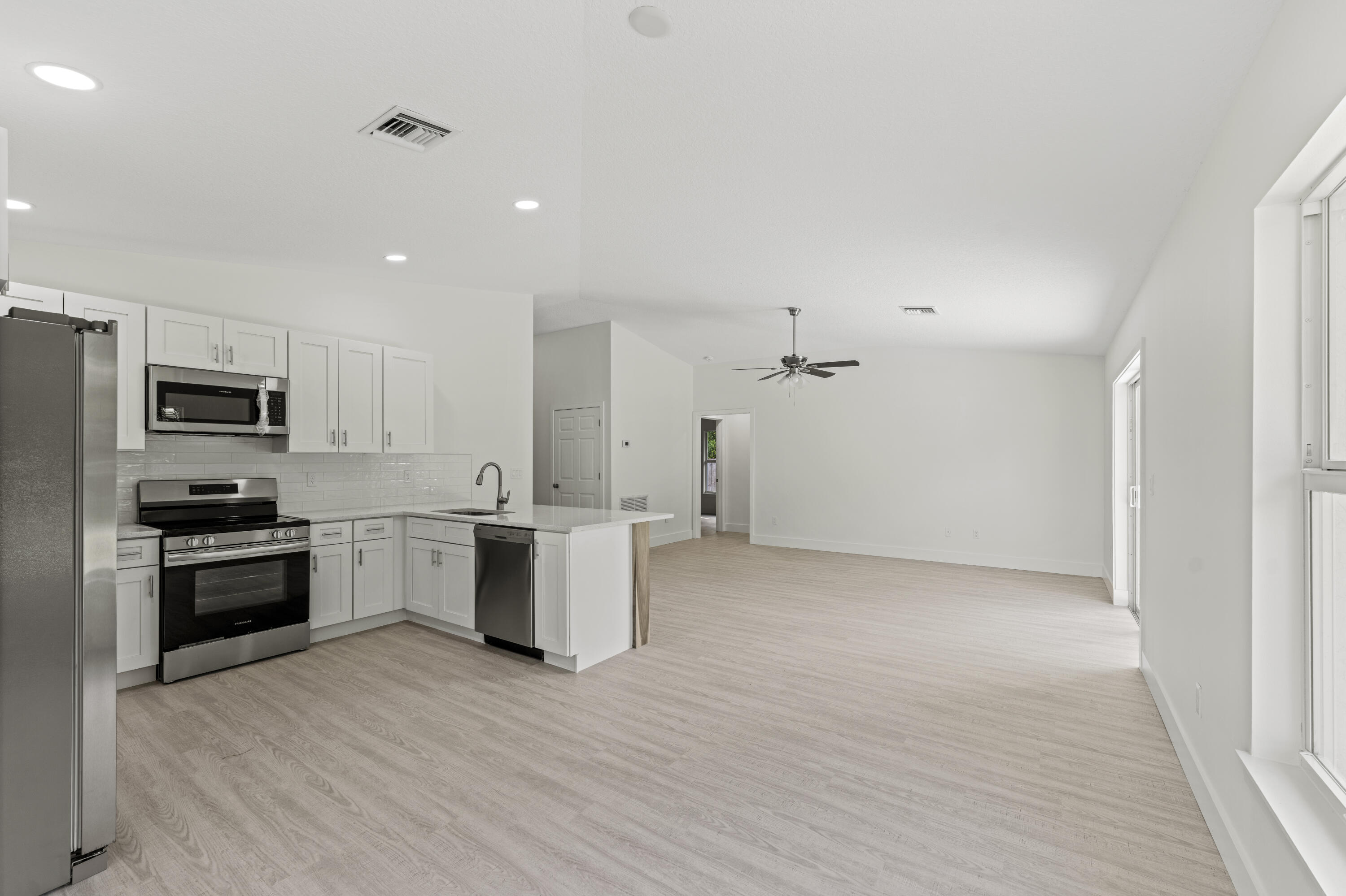 LAKEWOOD PARK UNIT 1 - Residential Lease