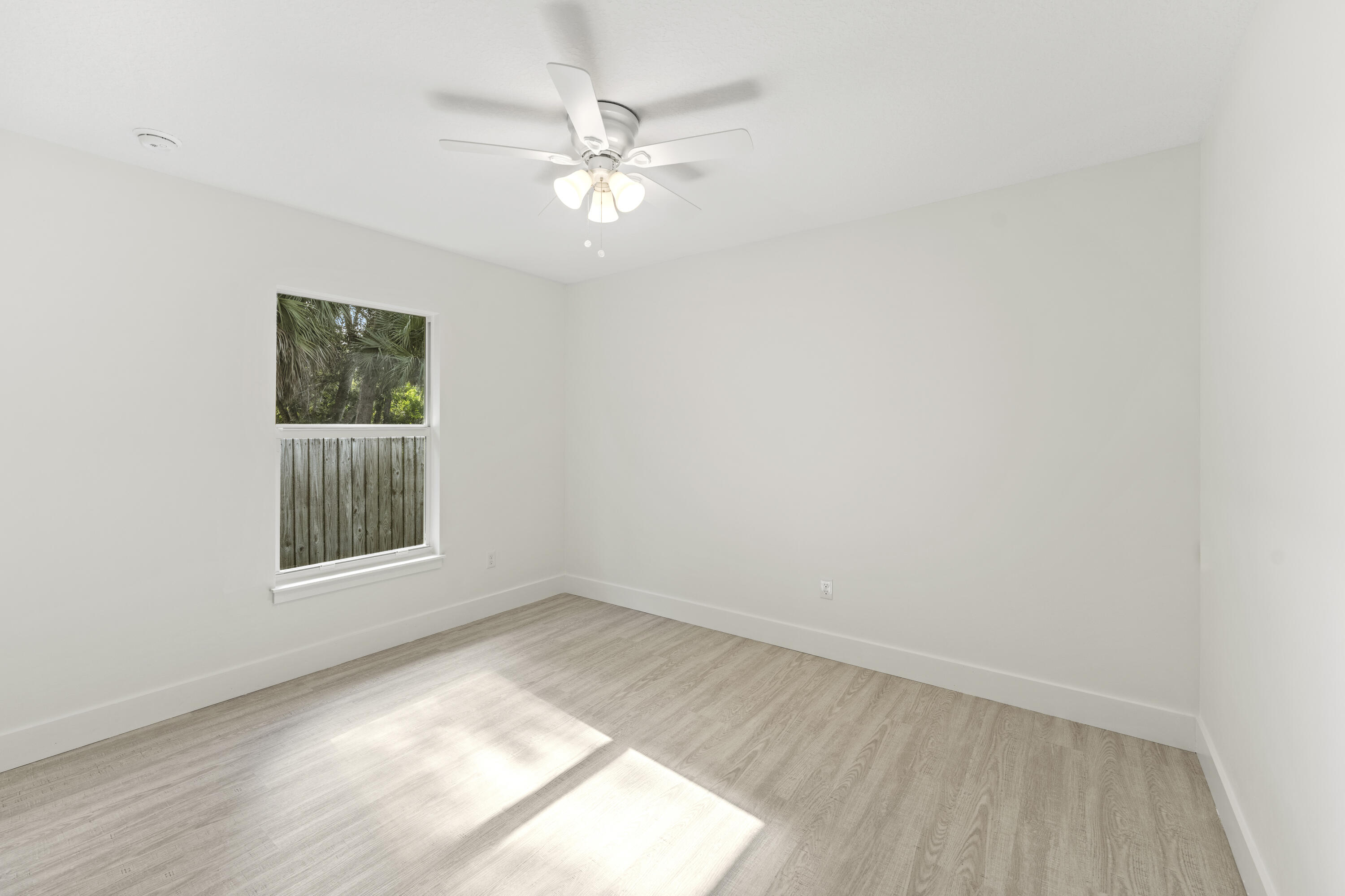 LAKEWOOD PARK UNIT 1 - Residential Lease