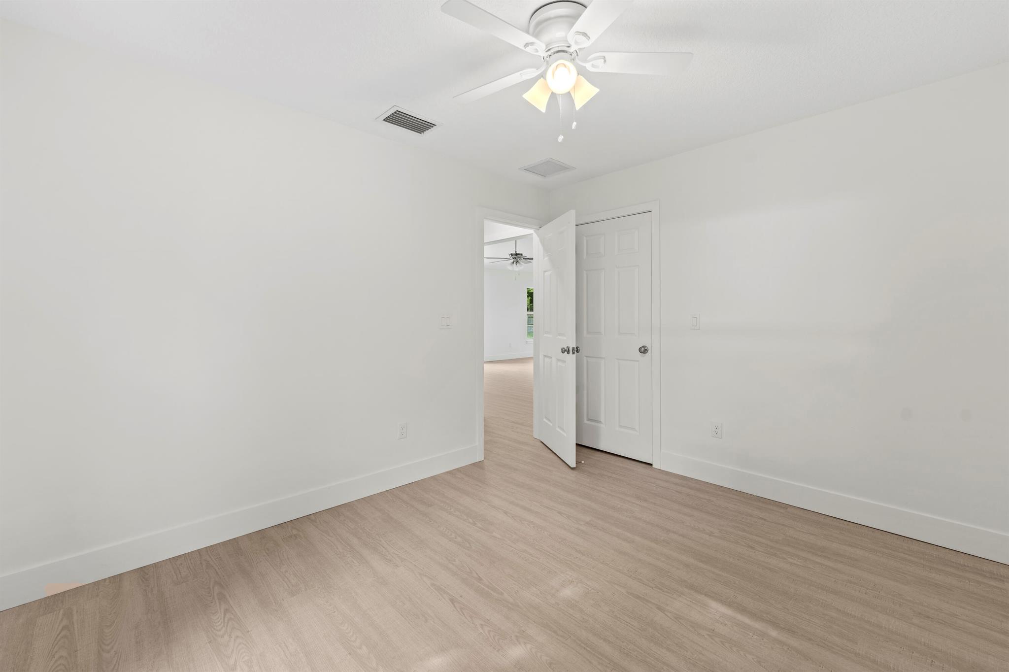 LAKEWOOD PARK UNIT 1 - Residential Lease