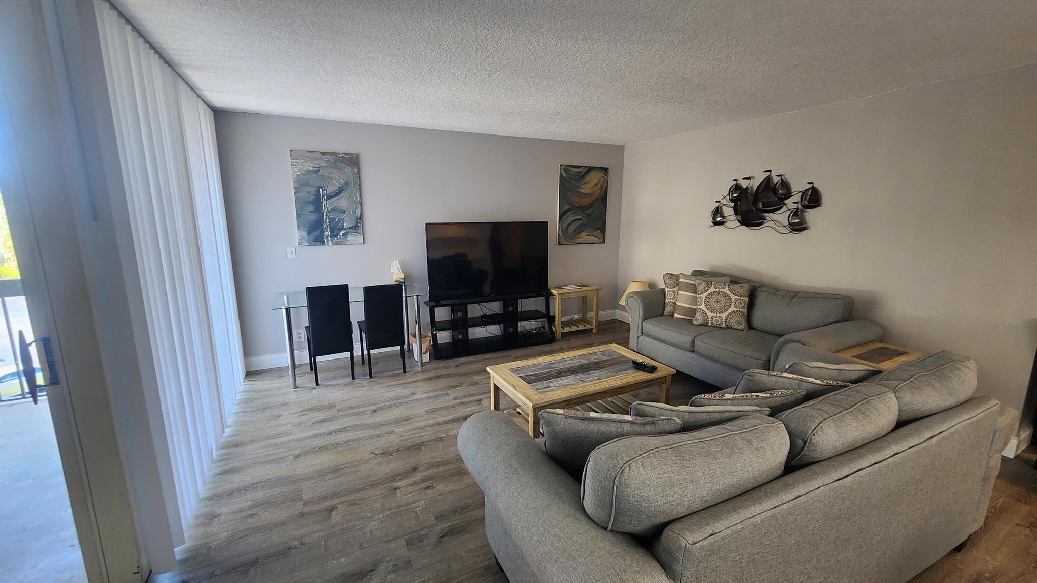 2255 Lindell Boulevard 4410