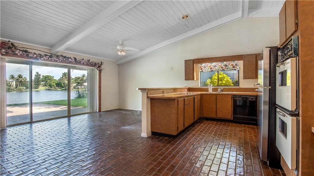 Davide Isles 83-2 B - Residential