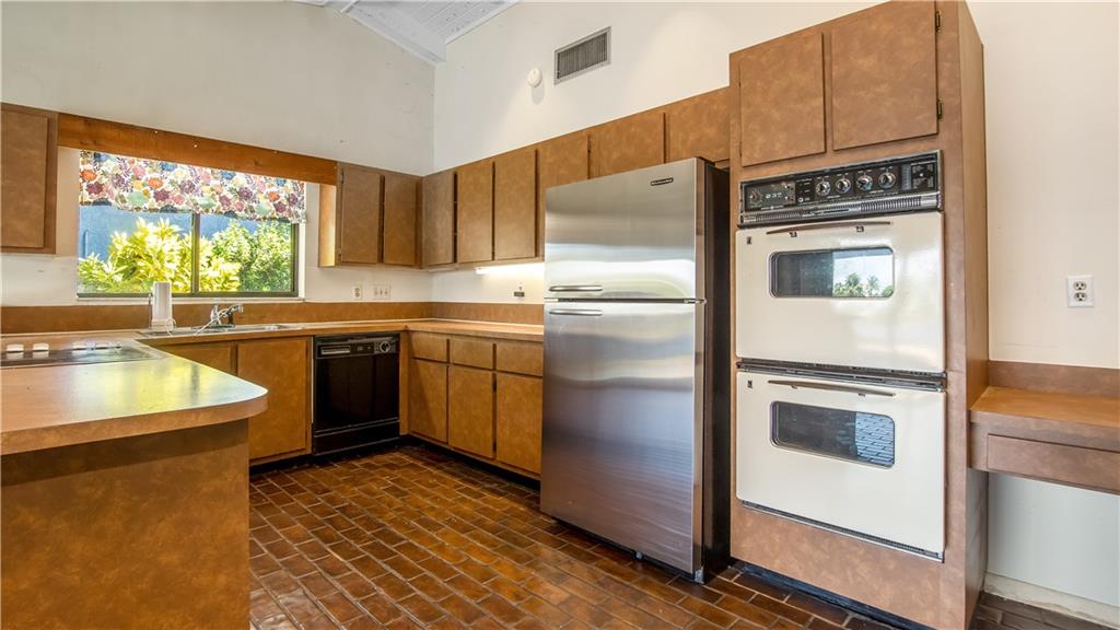 Davide Isles 83-2 B - Residential
