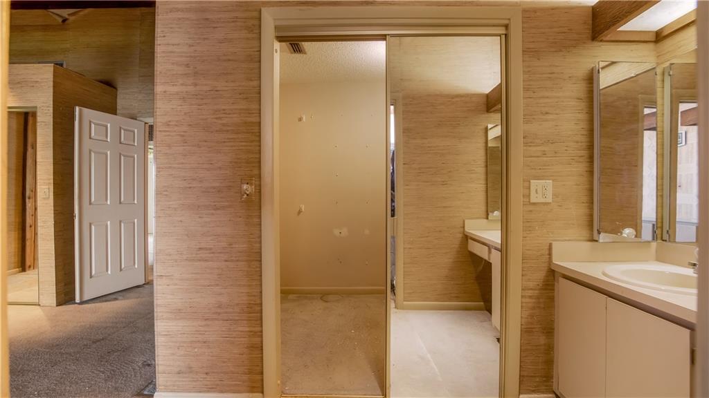 Davide Isles 83-2 B - Residential
