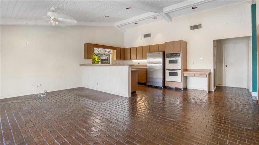 Davide Isles 83-2 B - Residential
