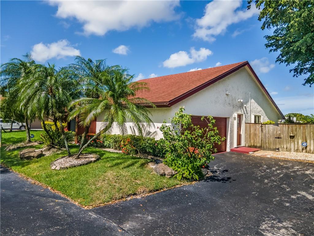Davide Isles 83-2 B - Residential