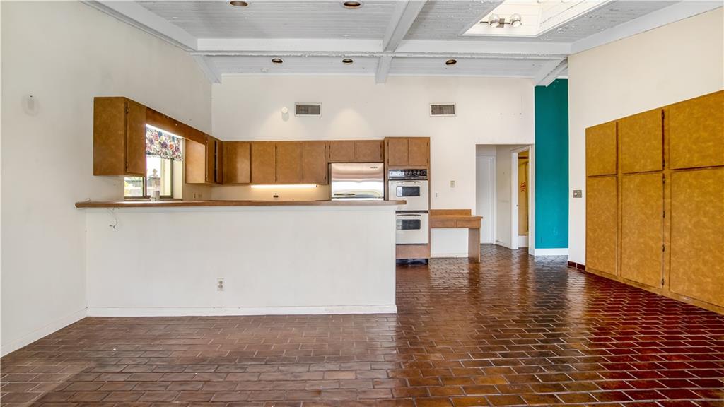 Davide Isles 83-2 B - Residential