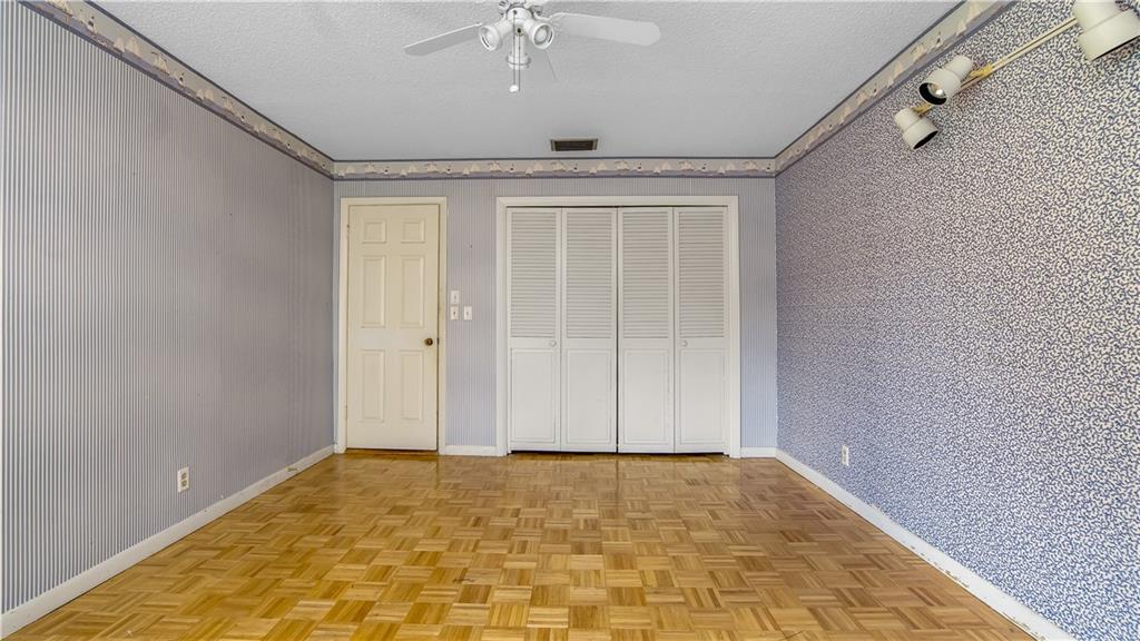 Davide Isles 83-2 B - Residential