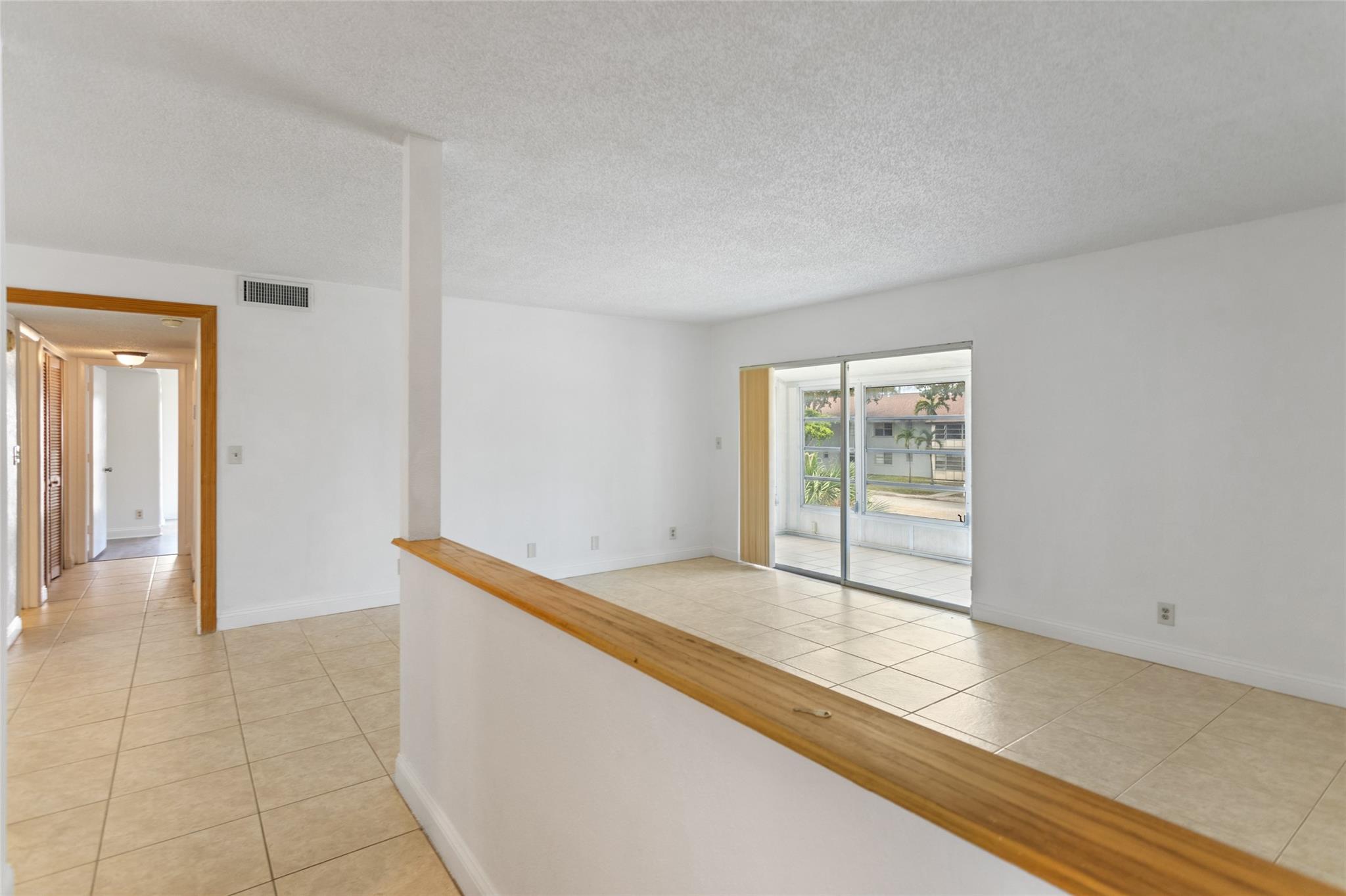 424 N Laurel Dr 1807