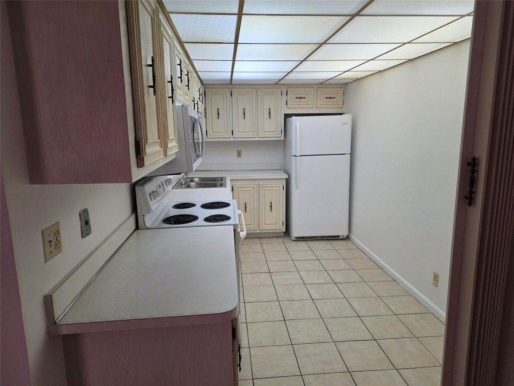 Photo of 959 SE 2nd Avenue #204, Deerfield Beach, FL 33441 (MLS # F10549685)