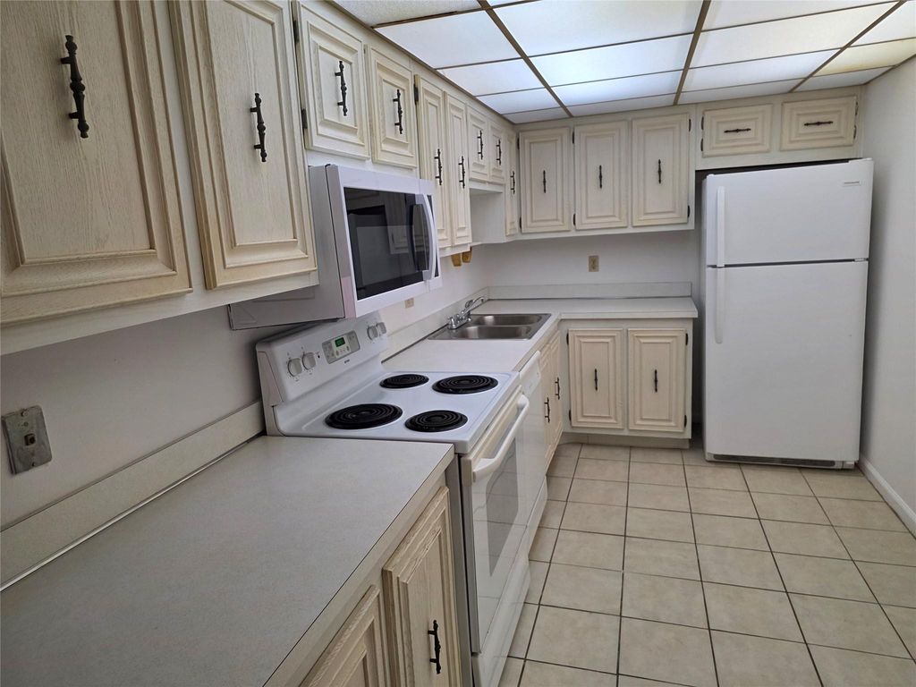 Photo of 959 SE 2nd Avenue #204, Deerfield Beach, FL 33441 (MLS # F10549685)