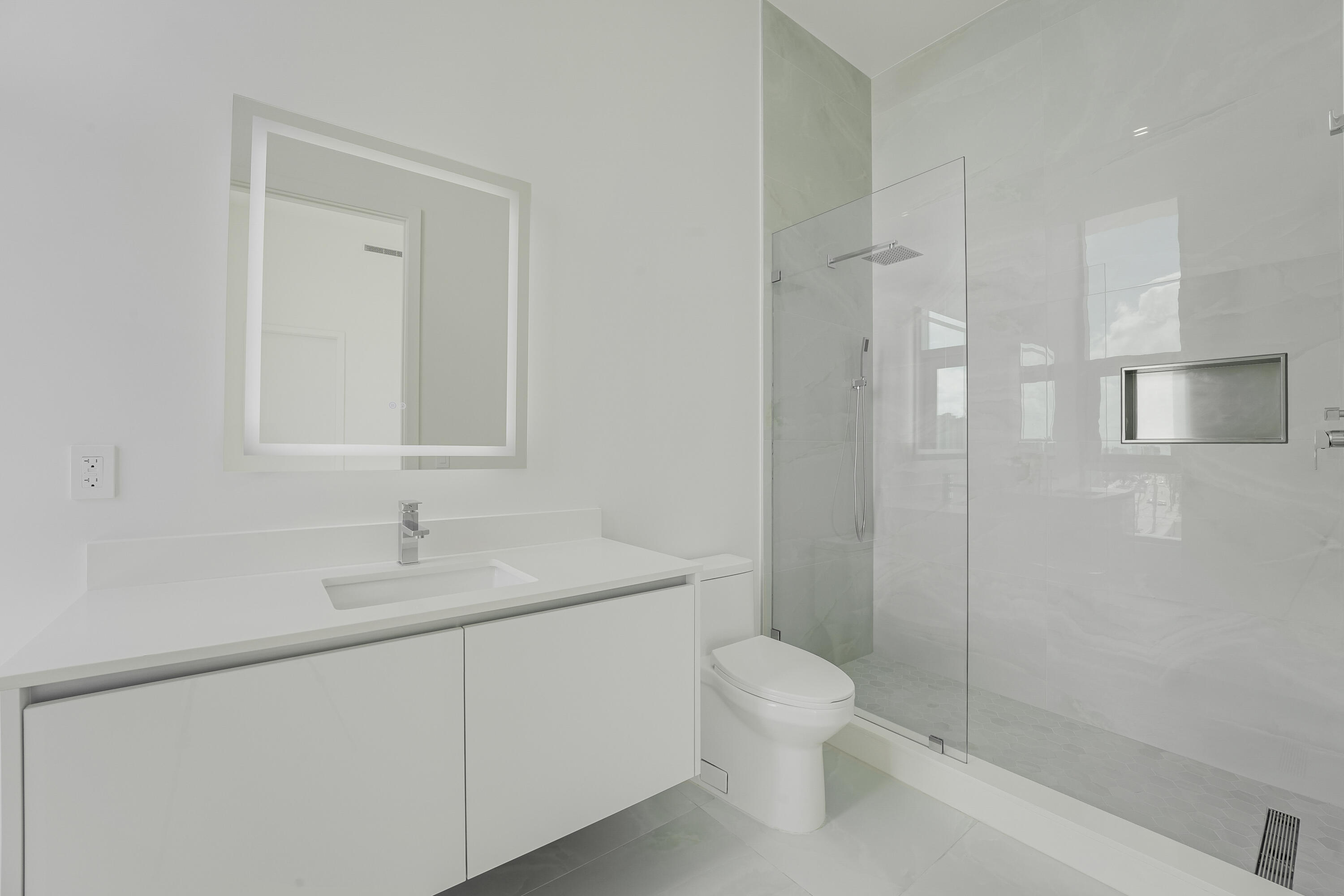 NAUTILUS 220 CONDO - Residential Lease