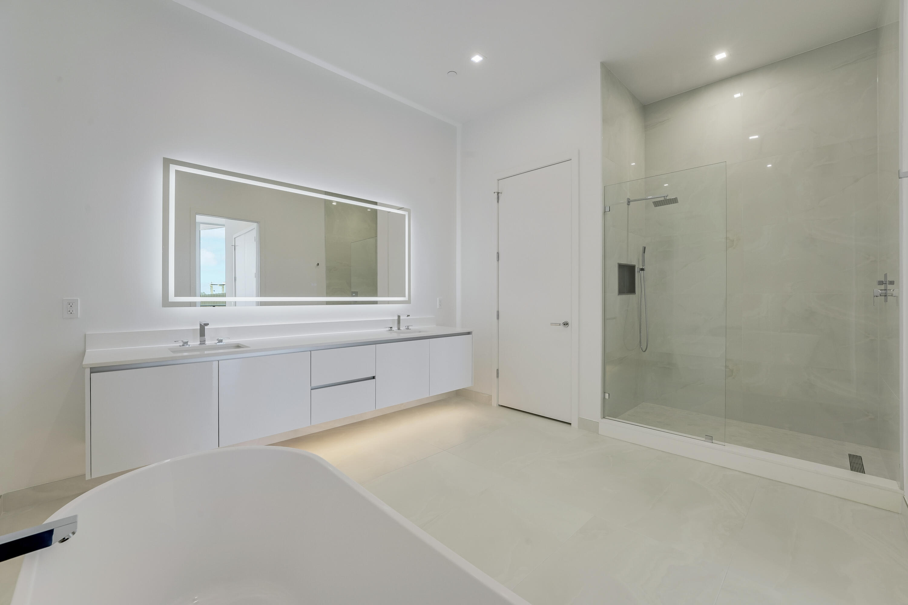 NAUTILUS 220 CONDO - Residential Lease