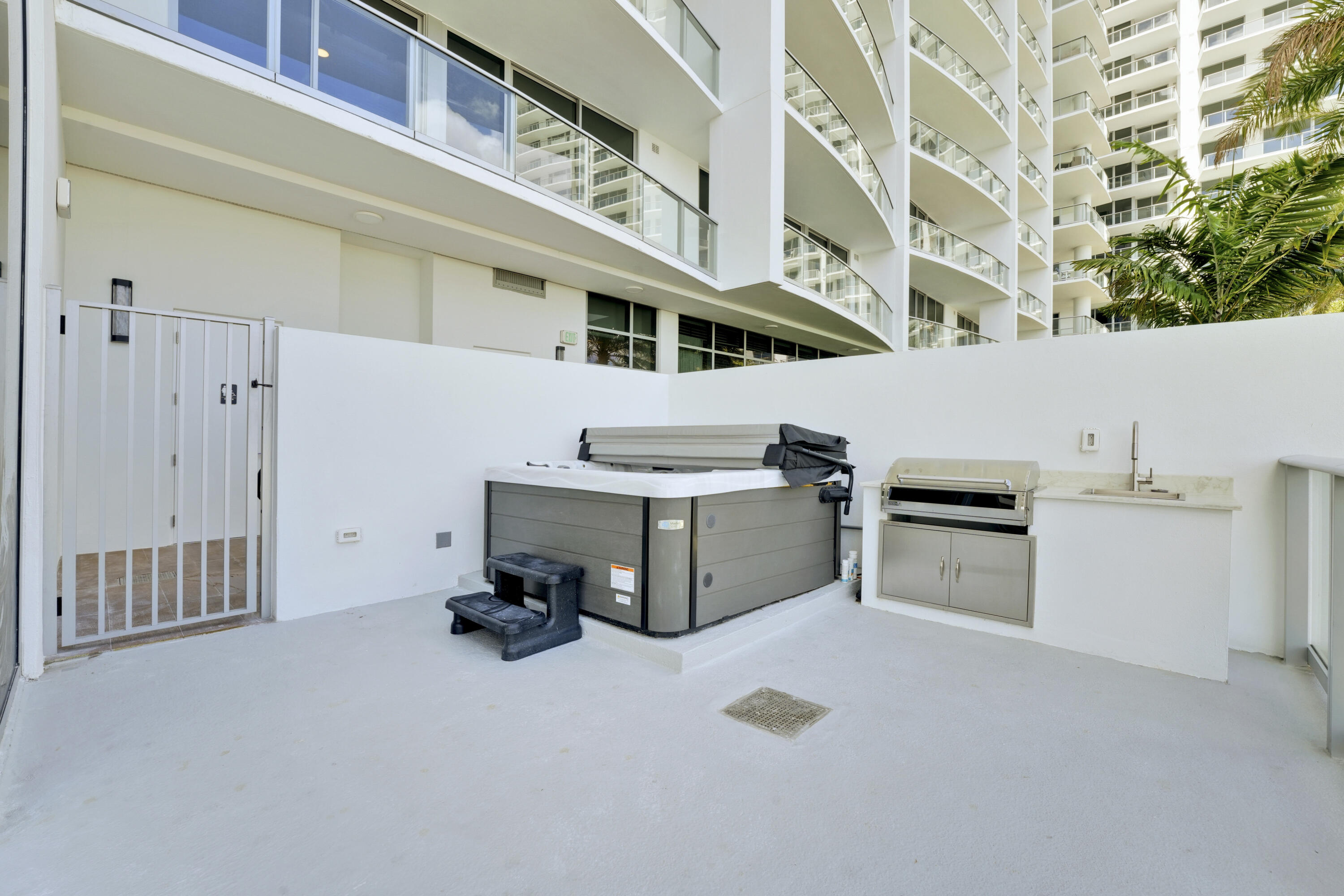 NAUTILUS 220 CONDO - Residential Lease