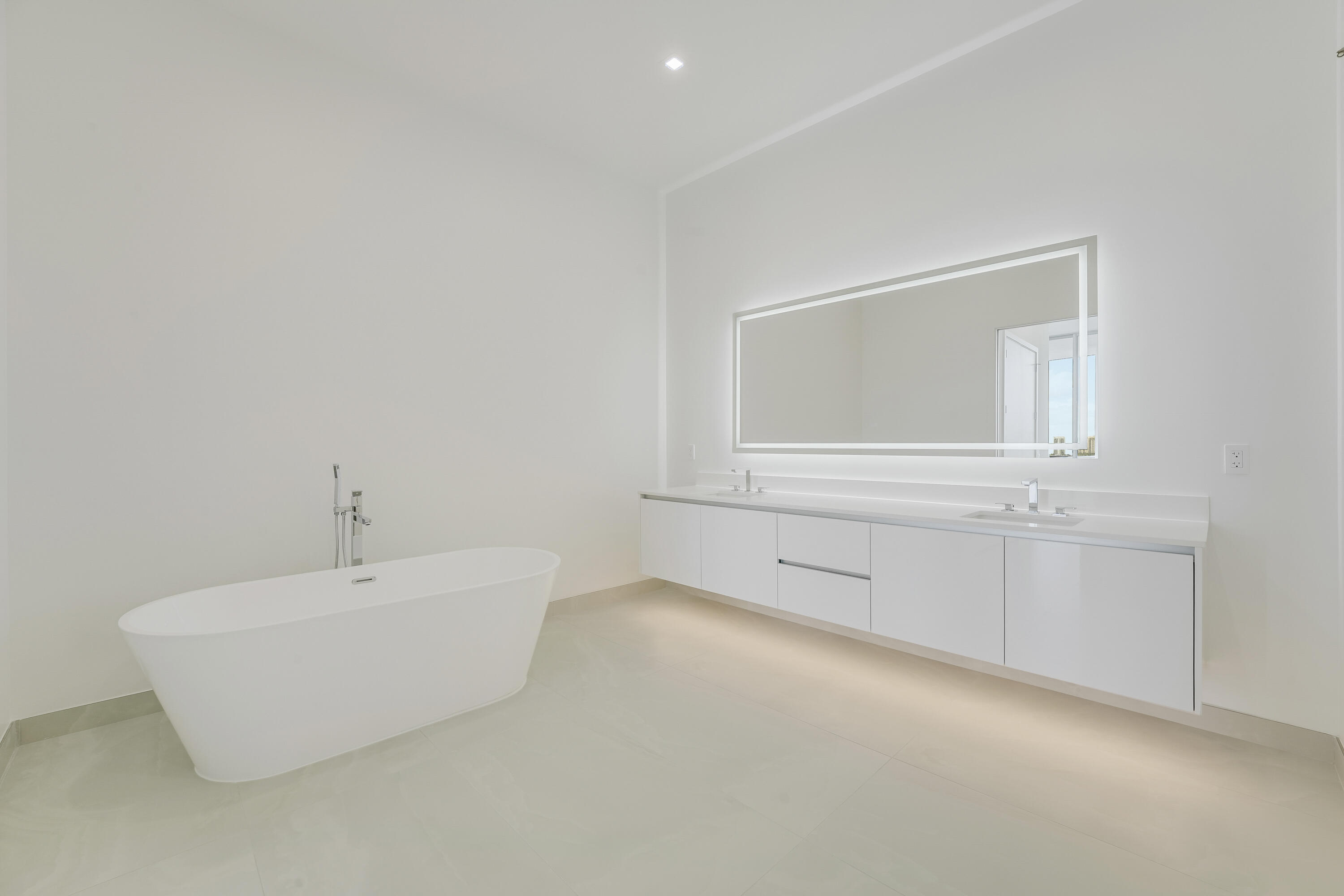 NAUTILUS 220 CONDO - Residential Lease