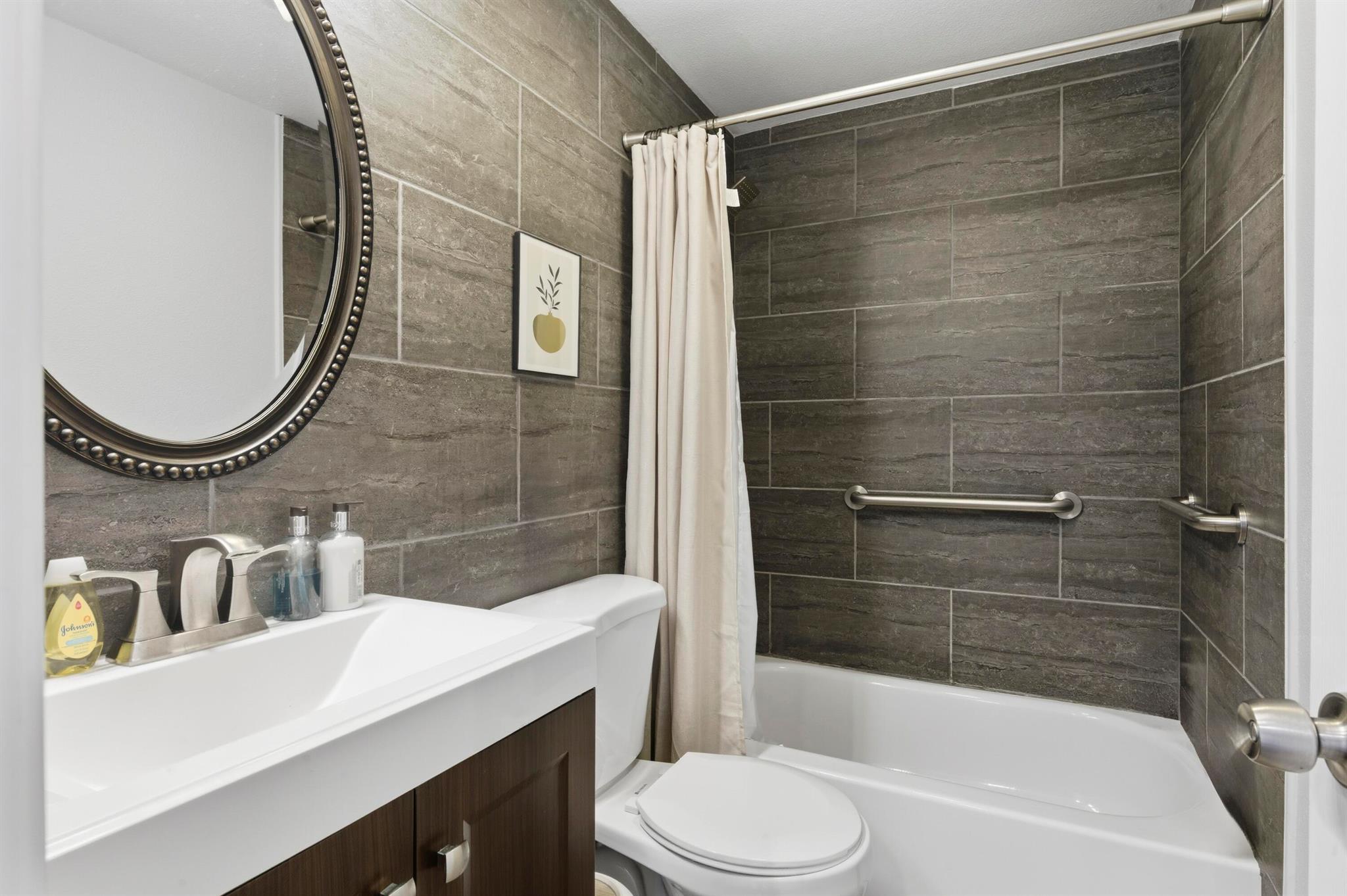 CASTLEWOOD TOWN VILLAS CO - Residential