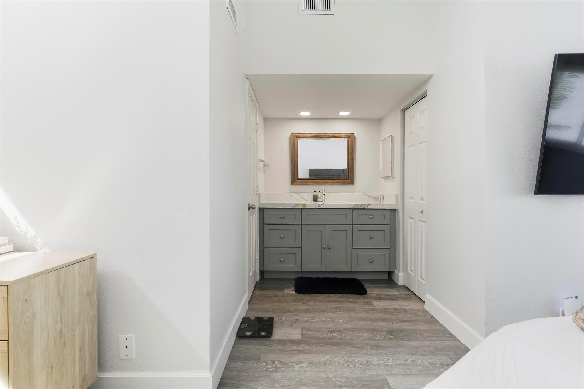 CASTLEWOOD TOWN VILLAS CO - Residential