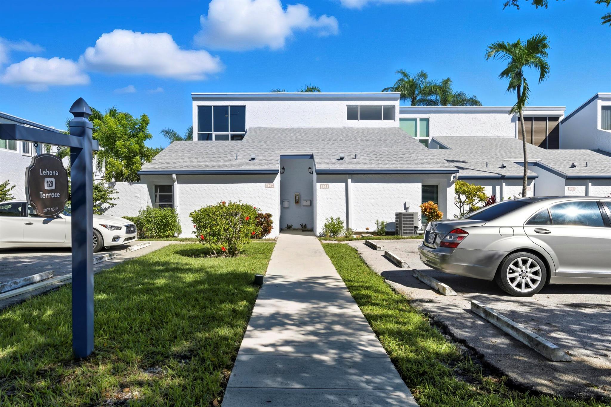 CASTLEWOOD TOWN VILLAS CO - Residential