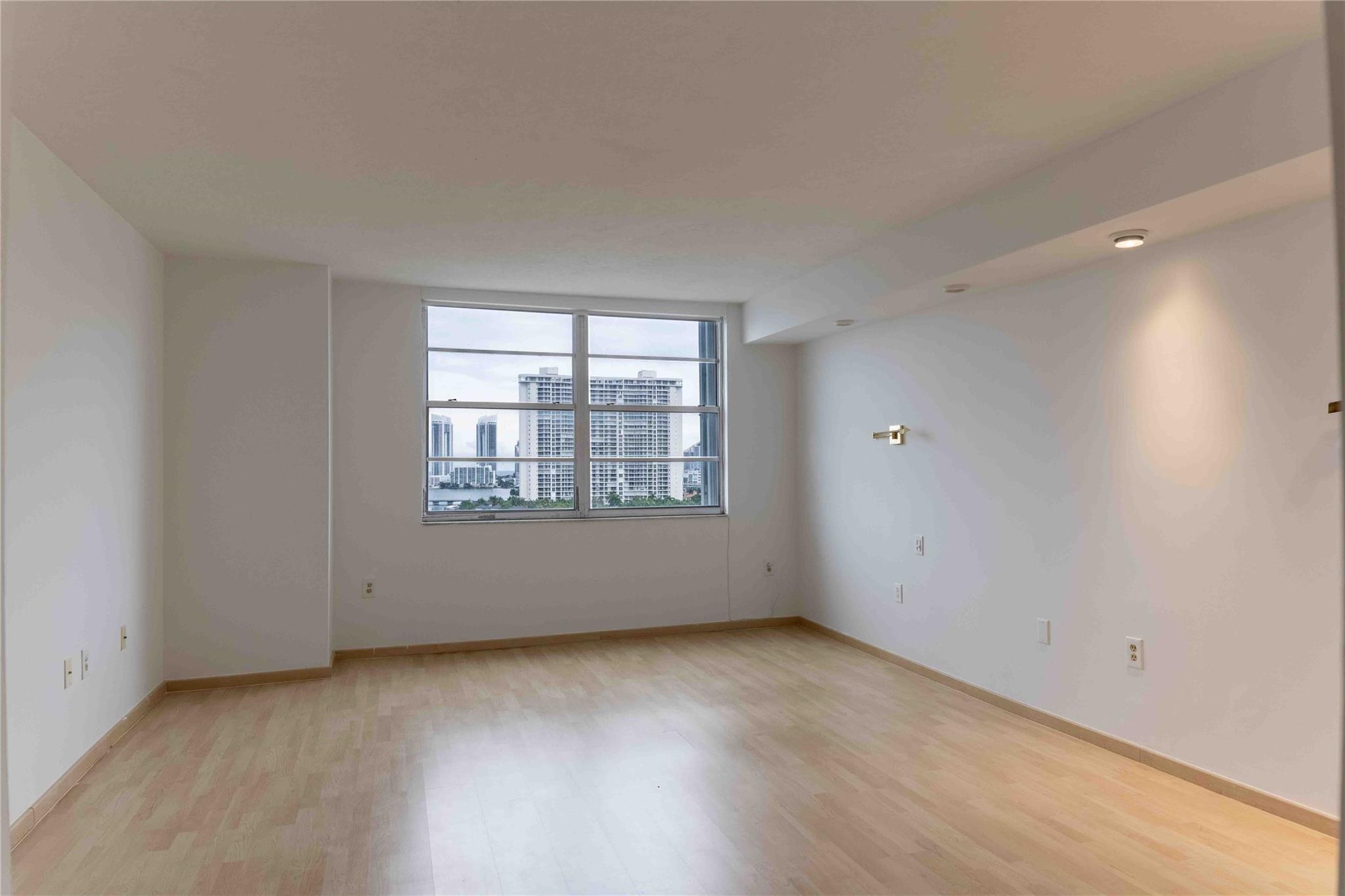 ADMIRALS PORT CONDO - Residential Lease