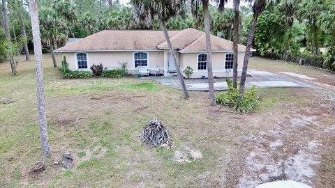 681 19th St Naples FL 34117