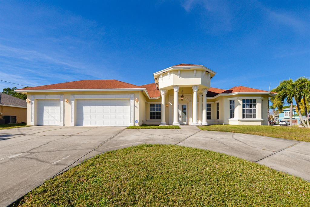 Photo of 6454 NW Faye Street, Port St Lucie, FL 34986 (MLS # R10859360)