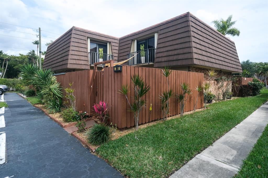 Amazing Townhome located minutes from lake worth beach. This is the home you have been lookin for.This home features 2 Bedrooms/ 2.5 Bathrooms. Fantastic patio , Accordion shutters, lighting shades, and beautiful landscaping. A lot of storage space and great amount of closet space. Just minutes from shopping restaurants and beaches. Schedule a showing today!