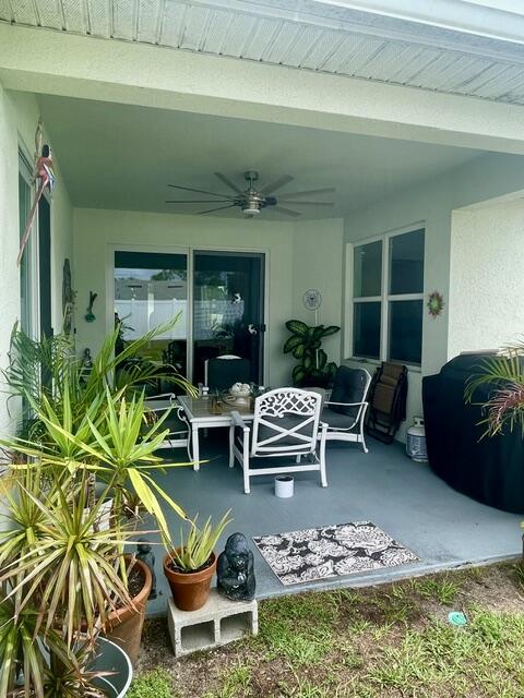 424 SW Ridgecrest Drive