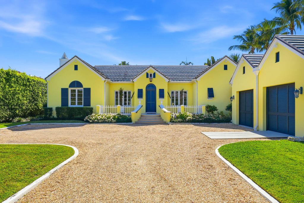 Photo of 240 Tangier Avenue, Palm Beach, FL 33480 (MLS # R11159542)