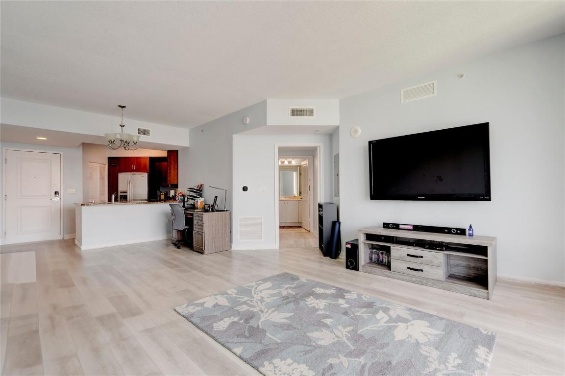 350 N Federal Highway 601