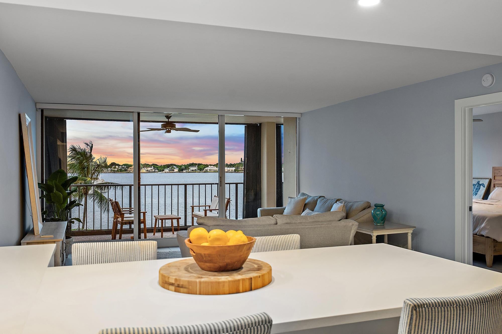 134 LAKESHORE Drive 316