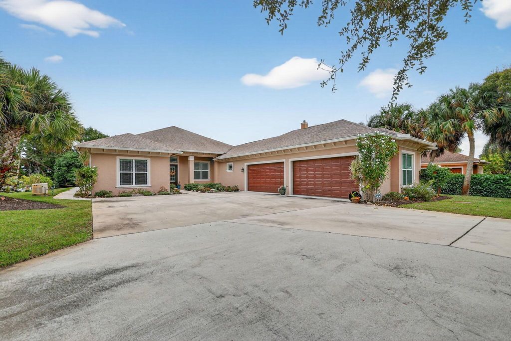 Photo of 3241 SE South Lookout Boulevard, Port Saint Lucie, FL 34984 (MLS # R11138835)