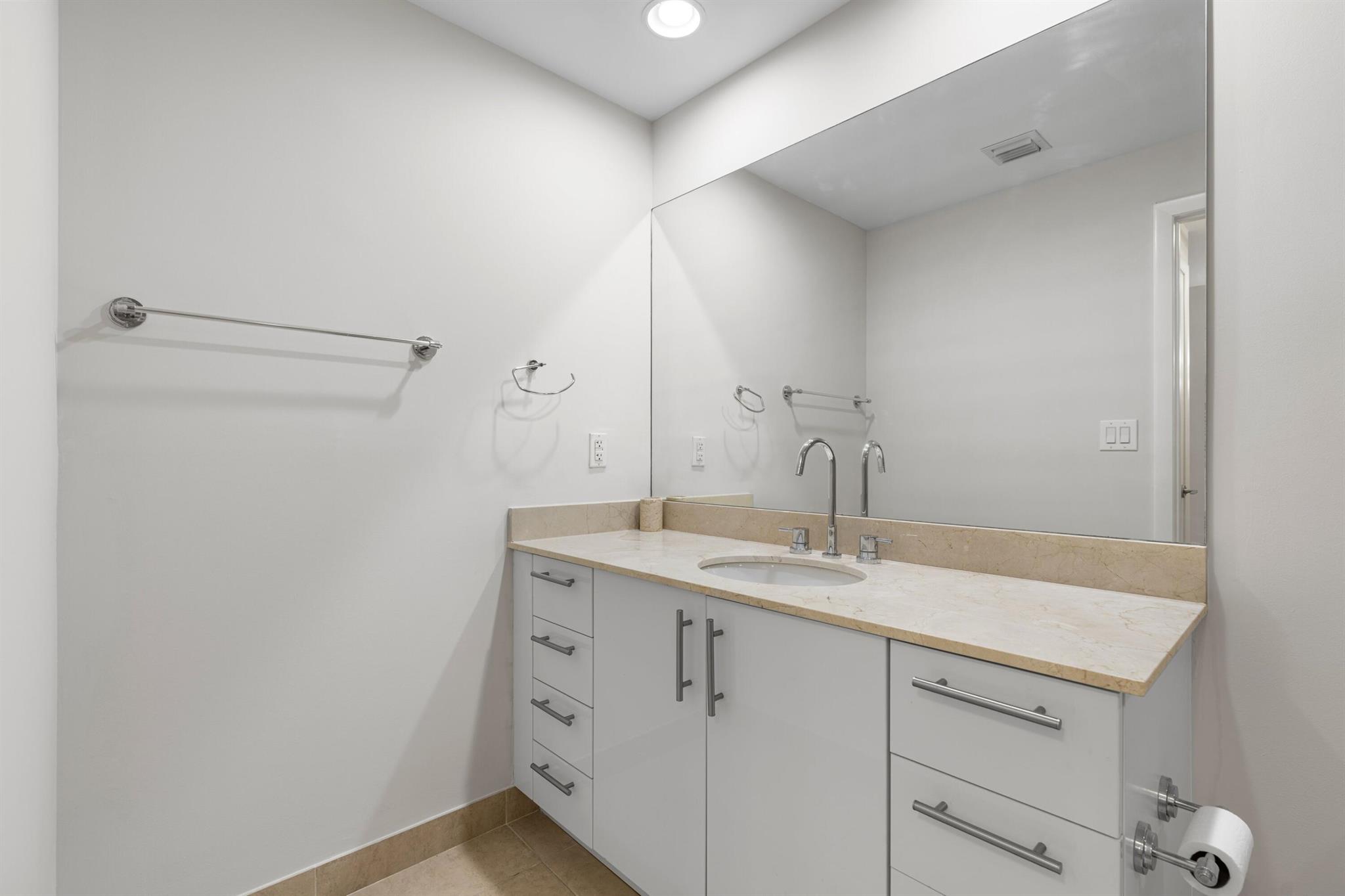 CITYPLACE SOUTH TOWER CON - Residential