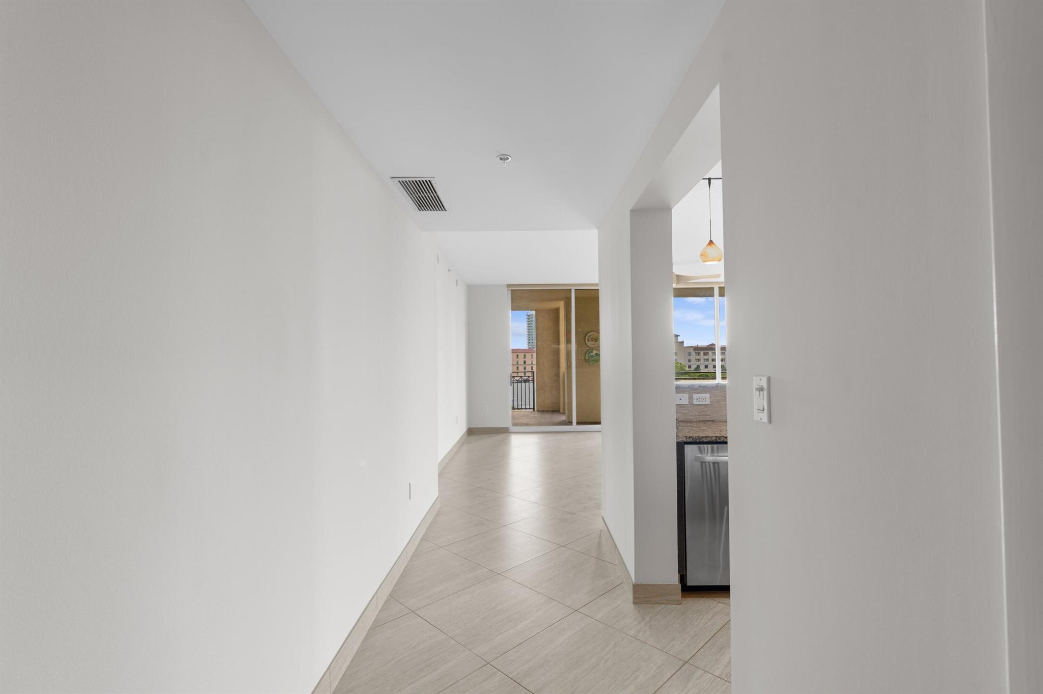 CITYPLACE SOUTH TOWER CON - Residential