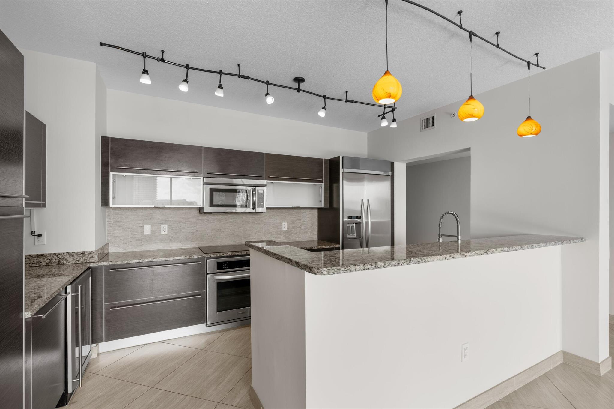 CITYPLACE SOUTH TOWER CON - Residential