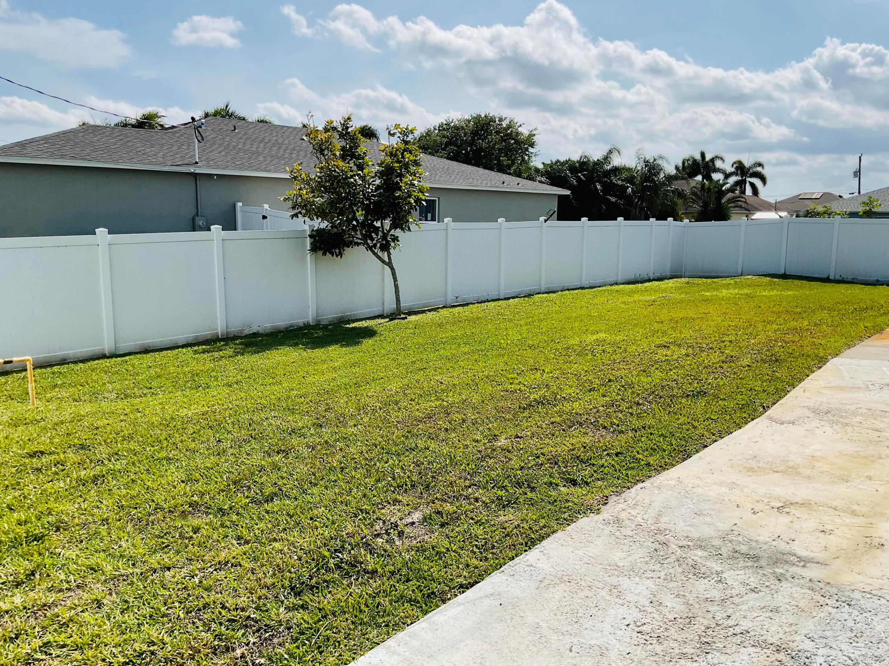 PORT ST LUCIE SECTION 21 - Residential Lease